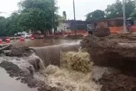 Las lluvias convirtieron la avenida Solano Vera en un río