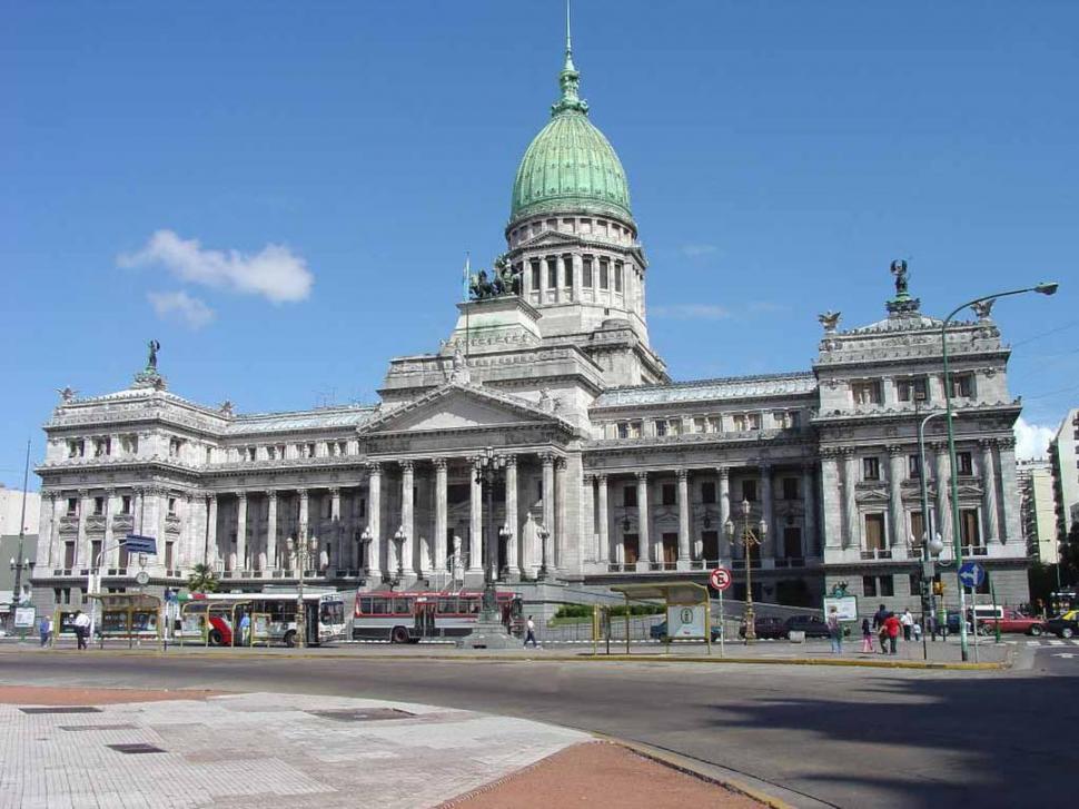 EN EL RECINTO. Diputados y senadores opositores quieren voltear el DNU de Macri en ambas cámaras. telam