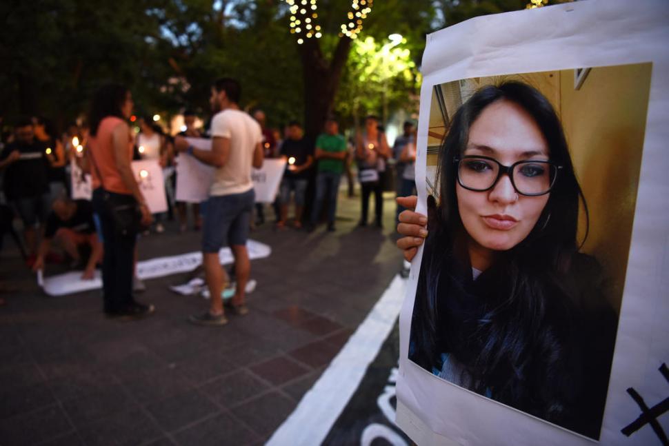 “JUSTICIA PARA NATI”. Familiares y amigos de la joven médica realizaron marchas en la capital y en Concepción. la gaceta / foto de DIEGO ARáOZ