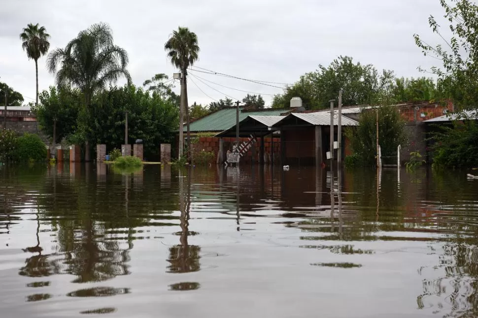 RANCHILLOS. Una de las localidades más afectadas de la zona este de la provincia. Todavía hay vecinos evacuados y el agua se escurre lentamente. la gaceta / foto de DIEGO ARÁOZ