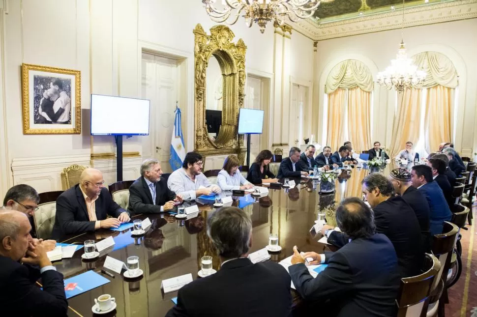 LA MARCHA DE LA GESTIÓN. Macri encabezó la reunión con ministros y secretarios de su gabinete. telam