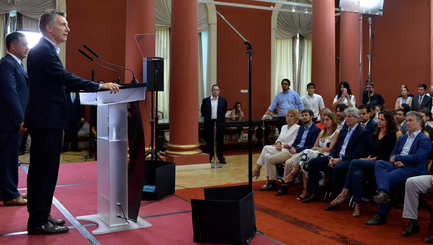 LANZAMIENTO.  El presidente Macri encabezó el lanzamiento en el Salón de los Pueblos Originarios de la Casa Rosada, junto al ministro de Educación, Alejandro Finocchiaro.. TÉLAM