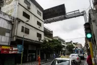 Sólo uno de los ocho carteles led que indican el estado del tránsito cumple su función