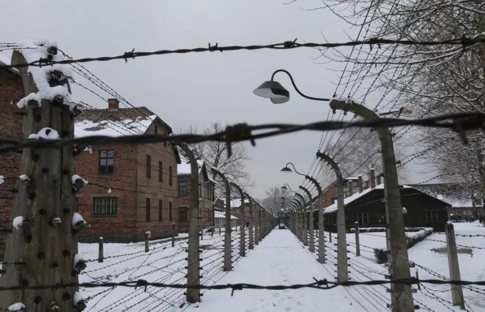 UNO DE TANTOS. La imagen muestra un campo de concentración nazi. reuters 