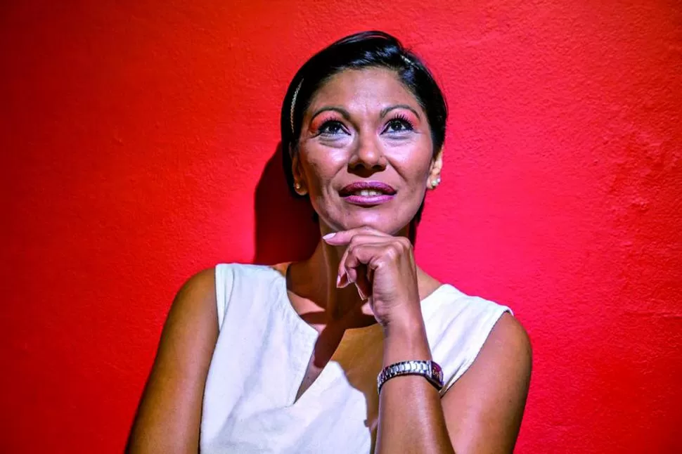 LA PSICÓLOGA. Carina Morales Estrada es Cristina, el motor de la obra. 