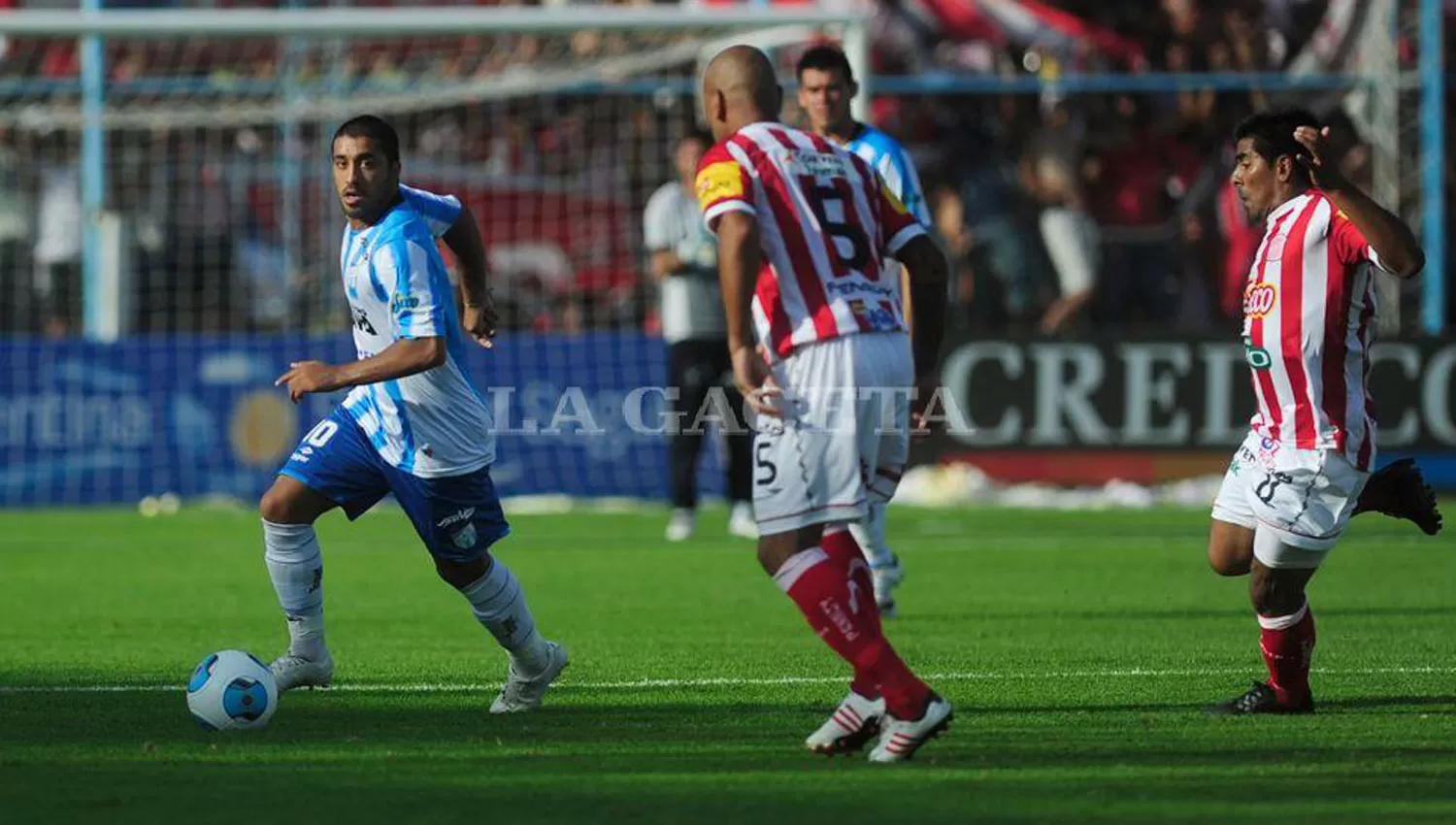 EN EL RECUERDO. Atlético y San Martín se enfrentaron por Copa Argentina en marzo de 2013 y el triunfo por para el Decano, 3 a 1. (ARCHIVO LA GACETA)