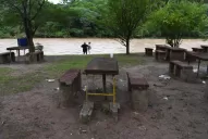 Cerraron dos campings porque la gente se metía al río Loro