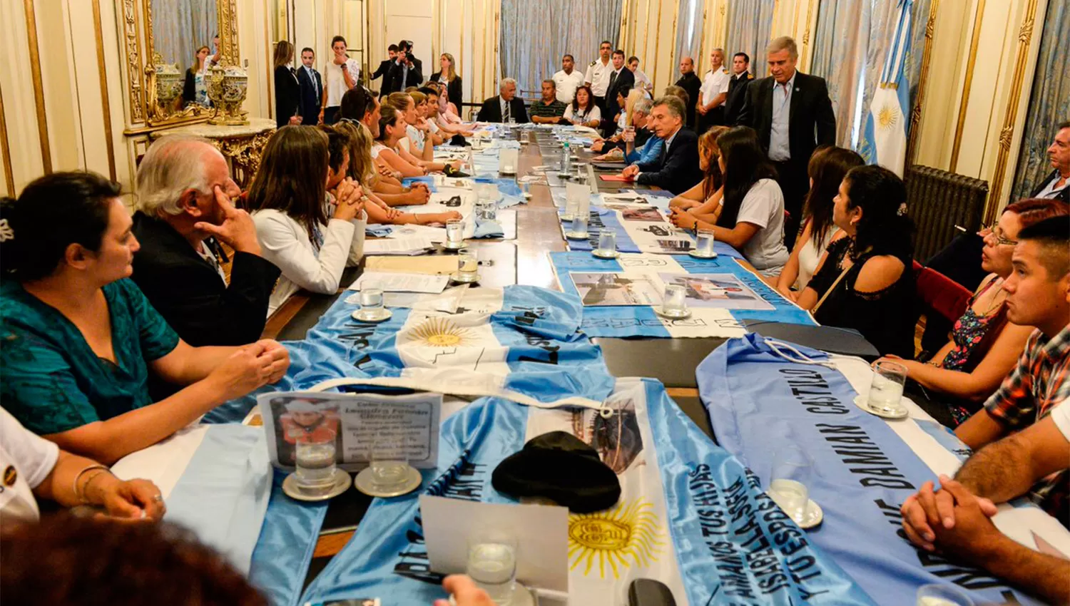 EN LA CASA ROSADA. El presidente Macri recibió a los familiares de los tripulantes del submarino ARA San Juan. (@CasaRosada)