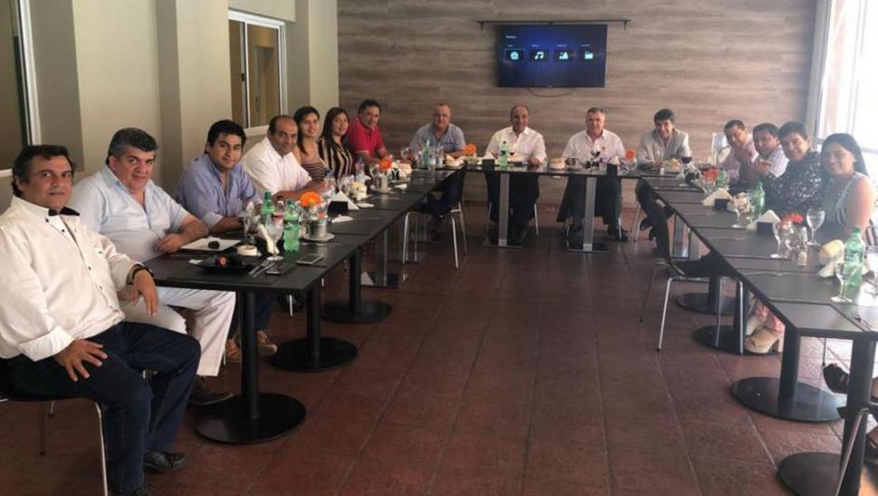 Sin fondos federales, Manzur pidió austeridad a los municipios tucumanos