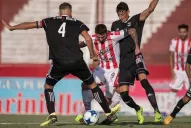 San Martín fue una sombra y Riestra le dio un duro cachetazo que lo obliga al replanteo