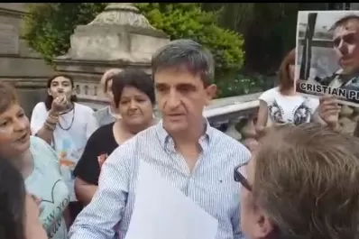 Pablo Yedlin vivió un momento de tensión durante la marcha por los policías asesinados