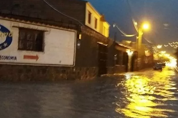 Seis familias evacuadas y dos barrios afectados por las fuertes lluvias en Tilcara