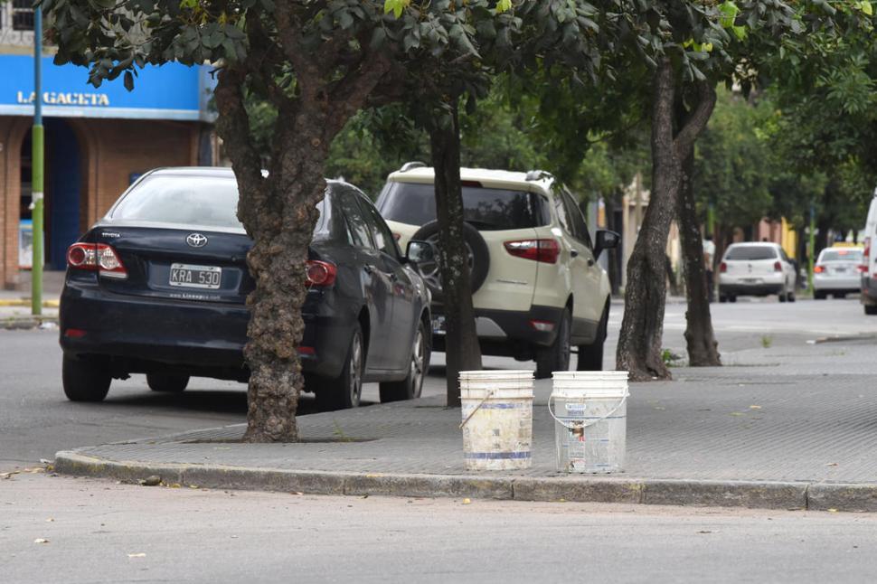 Los usuarios piden que se regule el estacionamiento callejero pagado