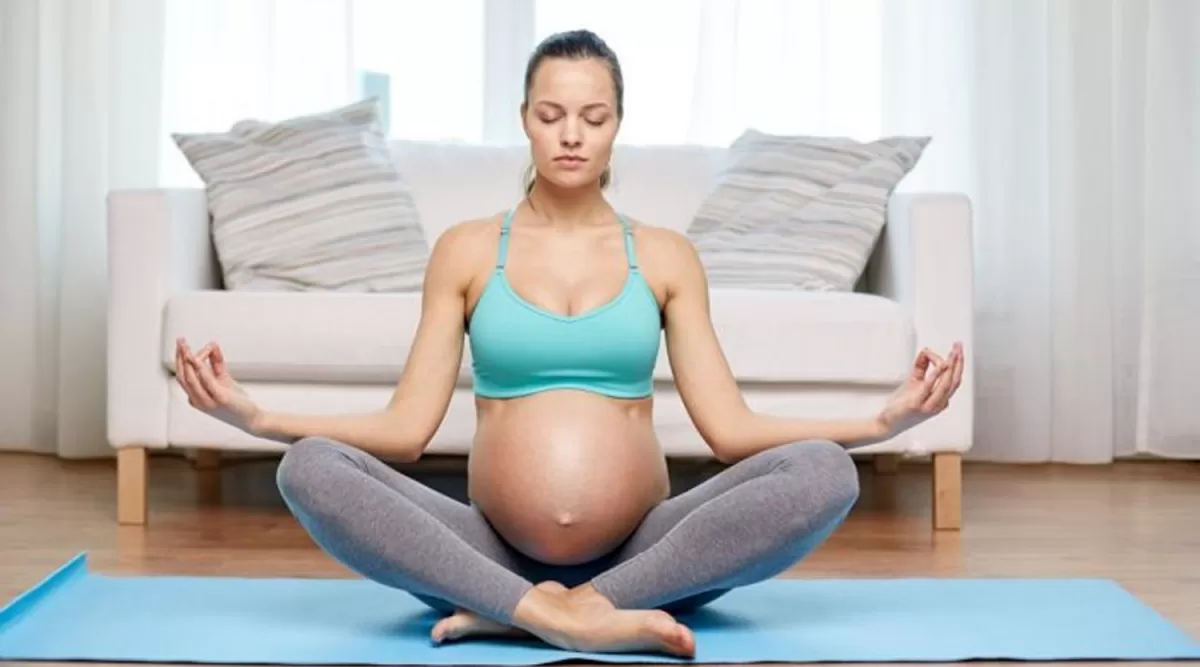 YOGA Y EMBARAZO. Una práctica muy recomendada para la salud de la mamá. FOTO TOMADA DE ETAPAINFANTIL.COM