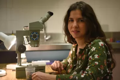 Aunque son más de la mitad de los becarios, pocas mujeres científicas llegan a cargos jerárquicos