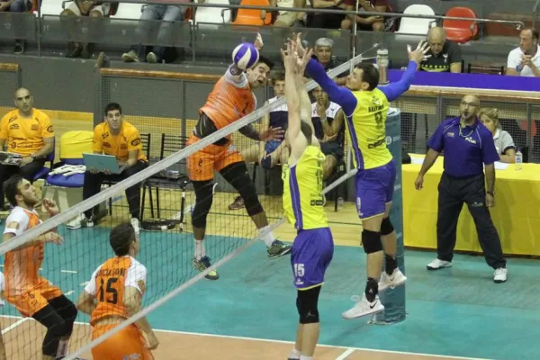 Monteros Voley visita a Obras de San Juan