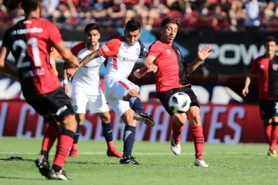 San Lorenzo venció 1-0 a Newells y continúa acechando a Boca