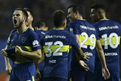 Boca le ganó a Banfield con un gol de Tevez y hace más de un año es el líder de la superliga
