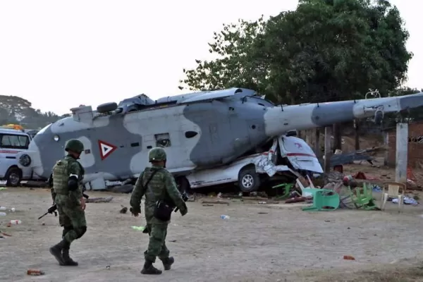 Al menos 13 muertos por la caída de un helicóptero en México