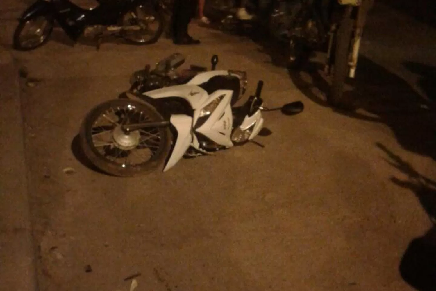 INSEGURIDAD VIAL. Accidente entre dos motos en Los Guitérrez .FOTO TOMADA DE LOS PRIMEROS TV.