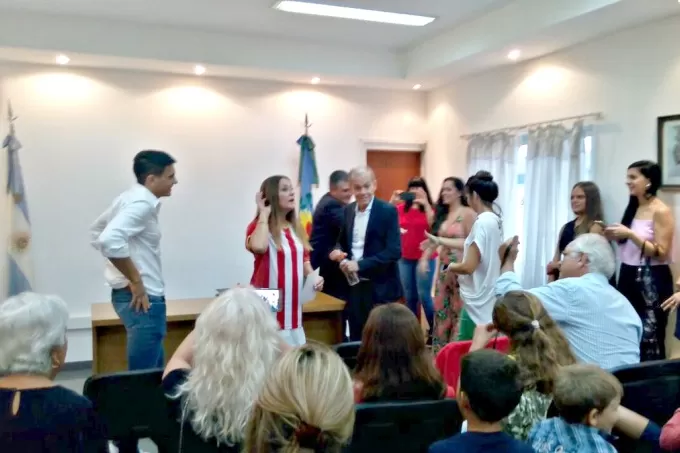 Alejandro Sabella y Silvina Rossi en su ceremonia de unión civil. (Infocielo)