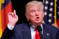 Trump asegura desconocer a una mujer que lo acusa de acoso sexual