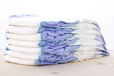 Alerta: prohibieron el uso de una marca de pañales por riesgo sanitario