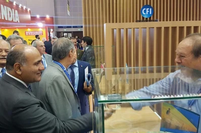 Manzur y su firma olivícola coinciden en la feria de Dubai