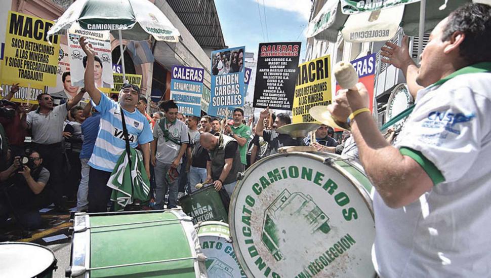 Entre críticas y apoyos, Moyano desafía hoy al Gobierno con una movilización en Buenos Aires