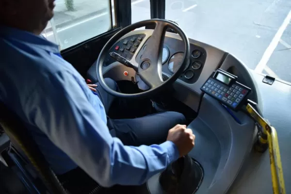 Amenazan con restringir el servicio de colectivos si no mejoran la seguridad para los choferes