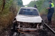 Misterio en Alderetes: abandonaron e incendiaron un auto en las vías del tren