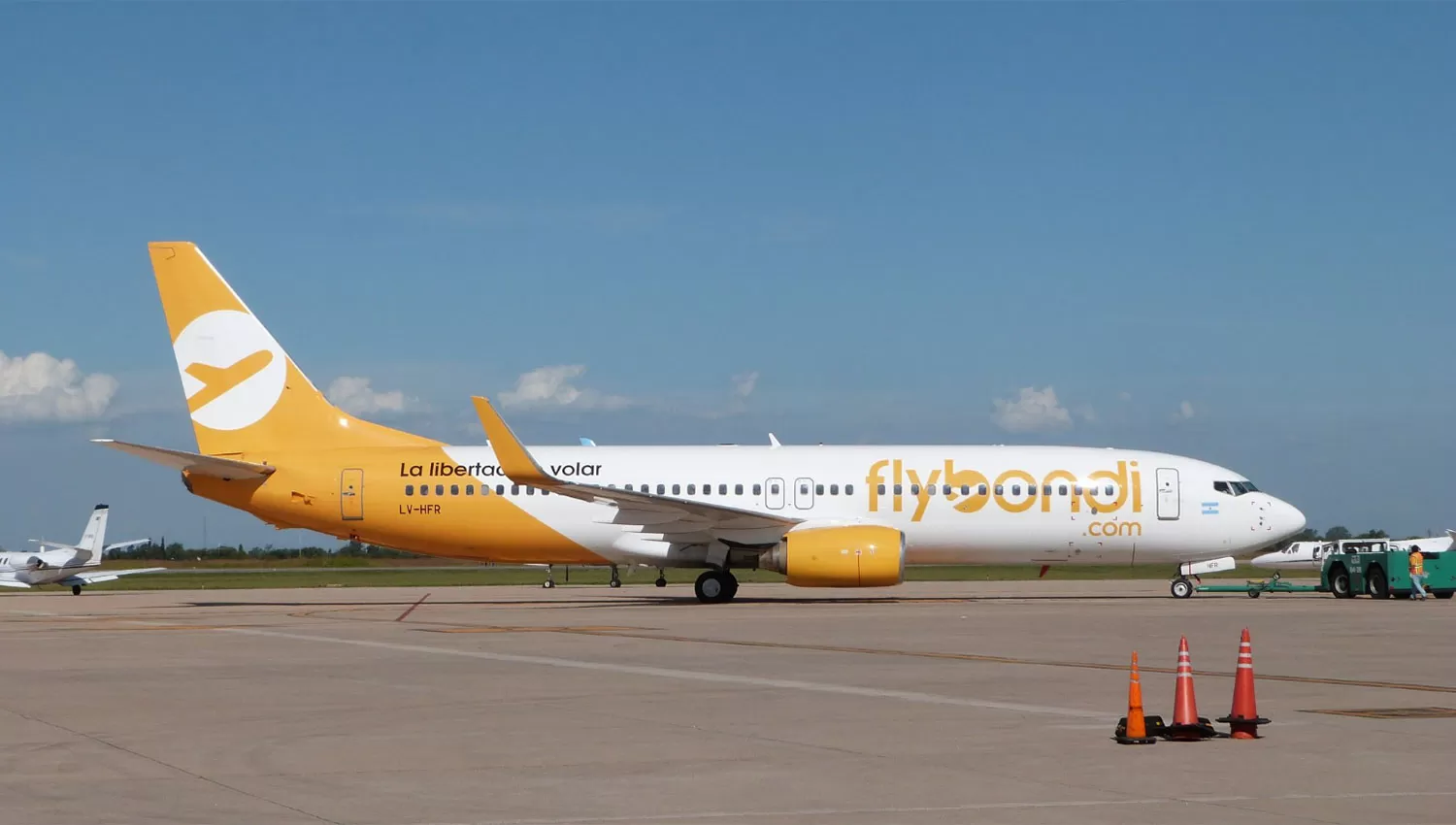 ALTERNATIVA. Flybondi cuenta con dos aviones para realizar sus operaciones en todo el país.
