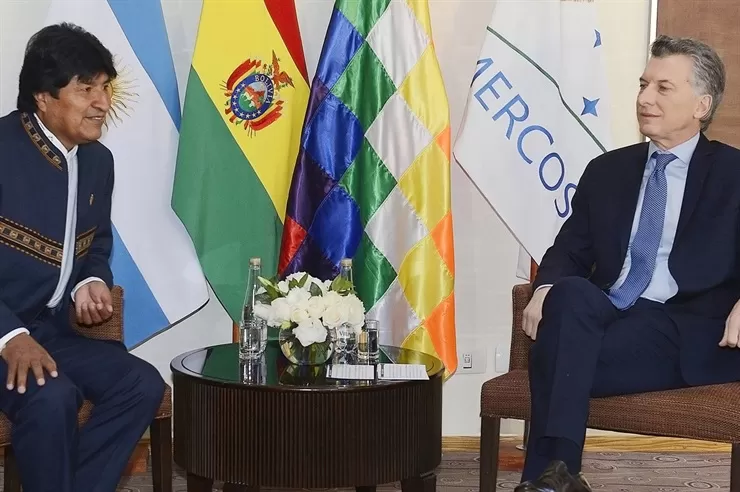 Mauricio Macri y Evo Morales el año pasado reunidos en el marco del cierre de la Cumbre de los países miembros del Mercosur. FOTO DE LANACION.COM.AR
