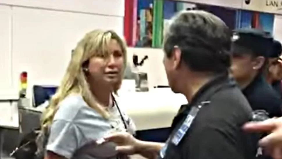 “VO', VO' Y VO'”. Macarena Bordato en el video del famoso incidente en el aeropuerto. LA GACETA