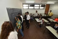 Con apuro, quejas y muchas ausencias, las clases se iniciaron oficialmente en Tucumán