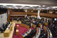 Voces desde el recinto tras el mensaje del Gobernador