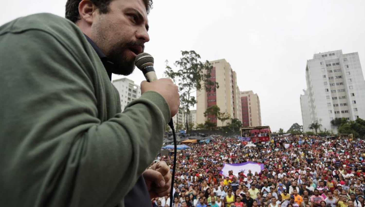 EN LA CARRERA POR LA PRESIDENCIA. Guilherme Boulos, líder de los sin techo, se postuló para presidente de Brasil. (METRO JORNAL)