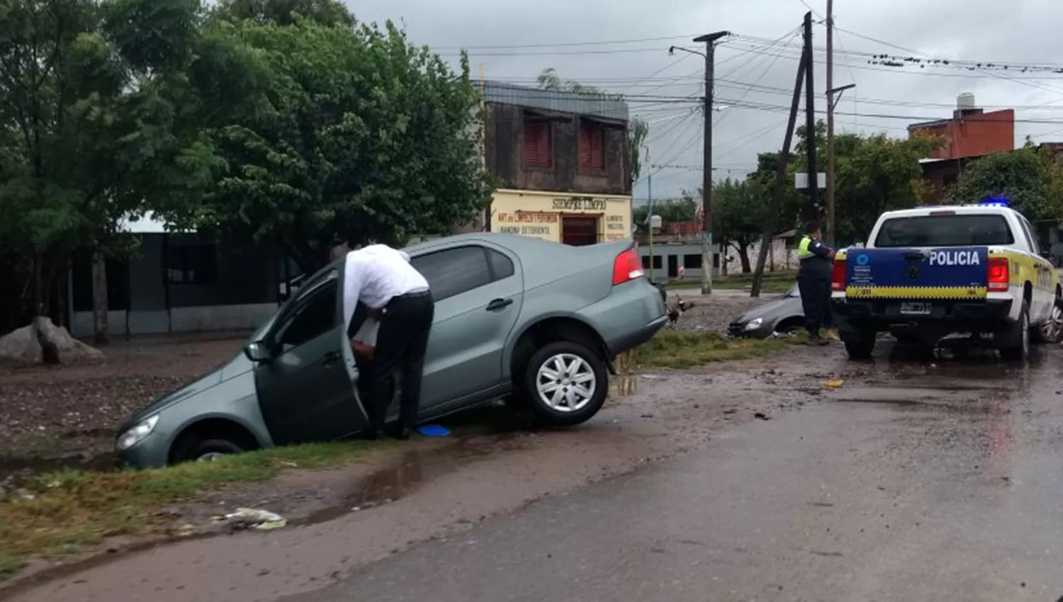 El accidente generó un caos vehicular en la zona. LA GACETA/FOTO DE EDU RUIZ