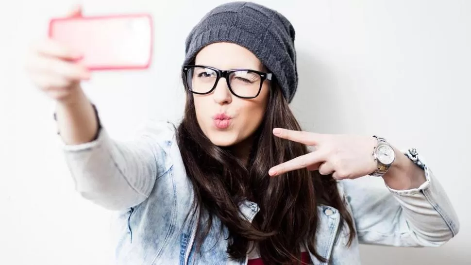 SELFIES. Hay usuarios que se sacan más de cinco fotos al día, con filtros o “al natural”, para subirlas a las redes sociales o compartir con amigos.