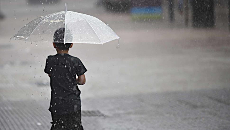 Domingo lluvioso y con descenso de la temperatura