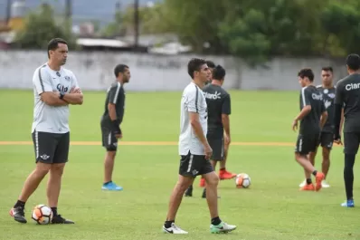 Bobadilla no se confía de Atlético, al que considera de cuidado cuando domina con el balón