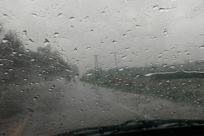 No te olvides el paraguas, porque es posible que llueva esta tarde