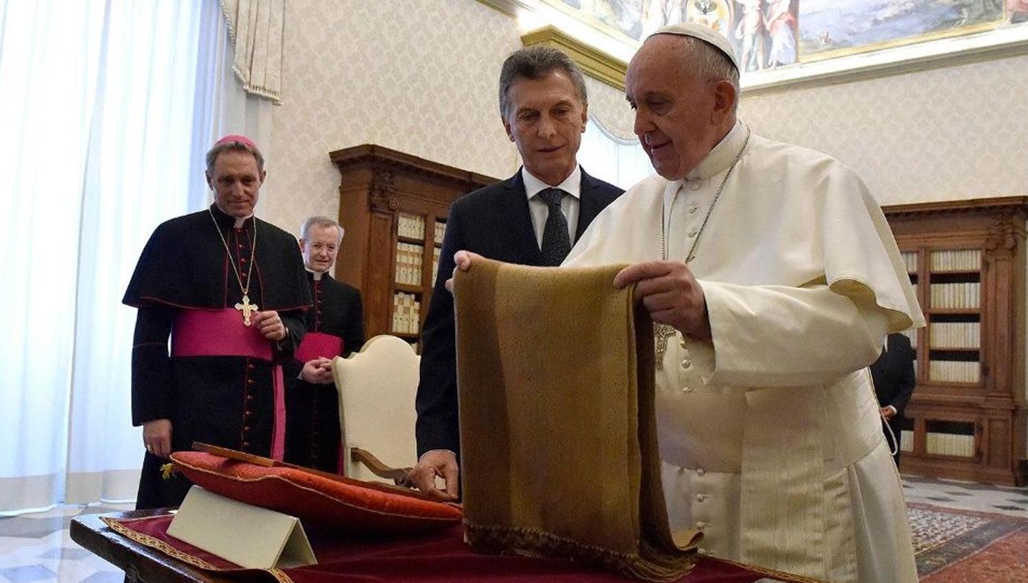 VISITA PRESIDENCIAL. La última visita del presidente al Papa. FOTO TOMADA DE BAENEGOCIOS.COM