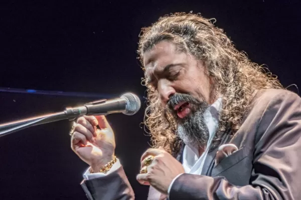 Diego El Cigala:  Un viaje por los desvaríos del cante y el adiós con una rosa en la mano