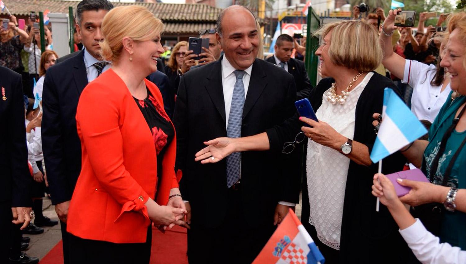 EN LA FLORIDA. La presidenta croata (izquierda) inició su visita por Tucumán en La Florida. FOTO PRENSA Y DIFUSIÓN