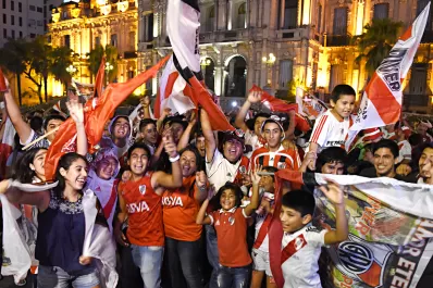 Así vivieron los tucumanos la Supercopa entre River y Boca