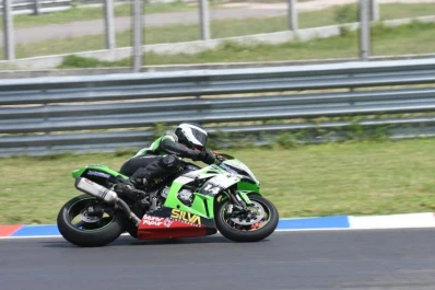 Mendilaharzu larga 7° en Superbikes de Las Termas