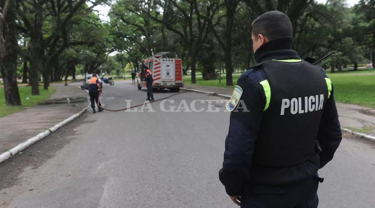 IMAGEN ILUSTRATIVA. El parque 9 de julio el día que asesinaron a los dos policías. LA GACETA/ARCHIVO