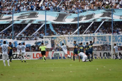 Mezcla de bronca y de alegría en el Monumental