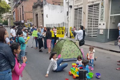 Vecinos reclamaron frente al Ipvdu las casas que les prometieron en Villa Carmela en 2015